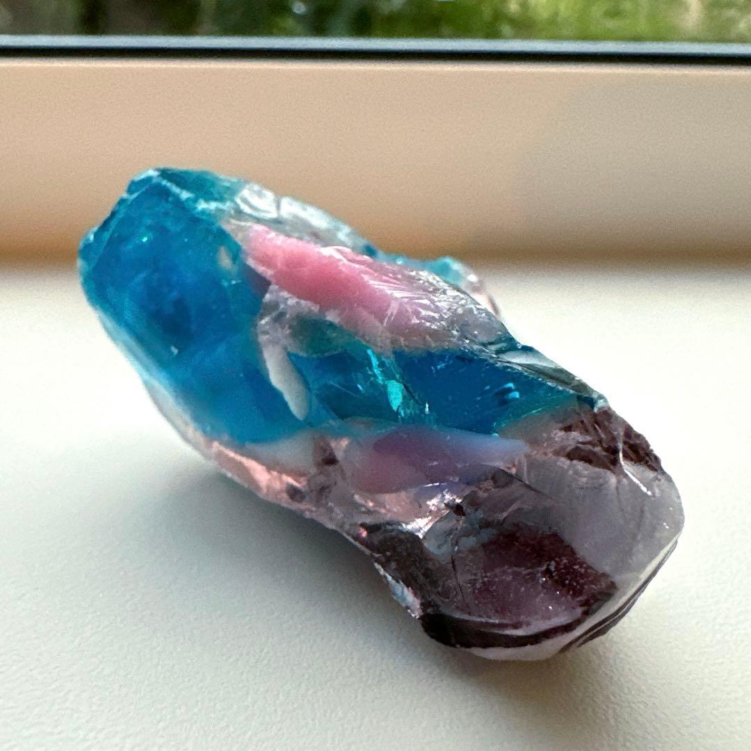 アンダラクリスタル　マルチカラー　レア　28.9g シエラネバダ