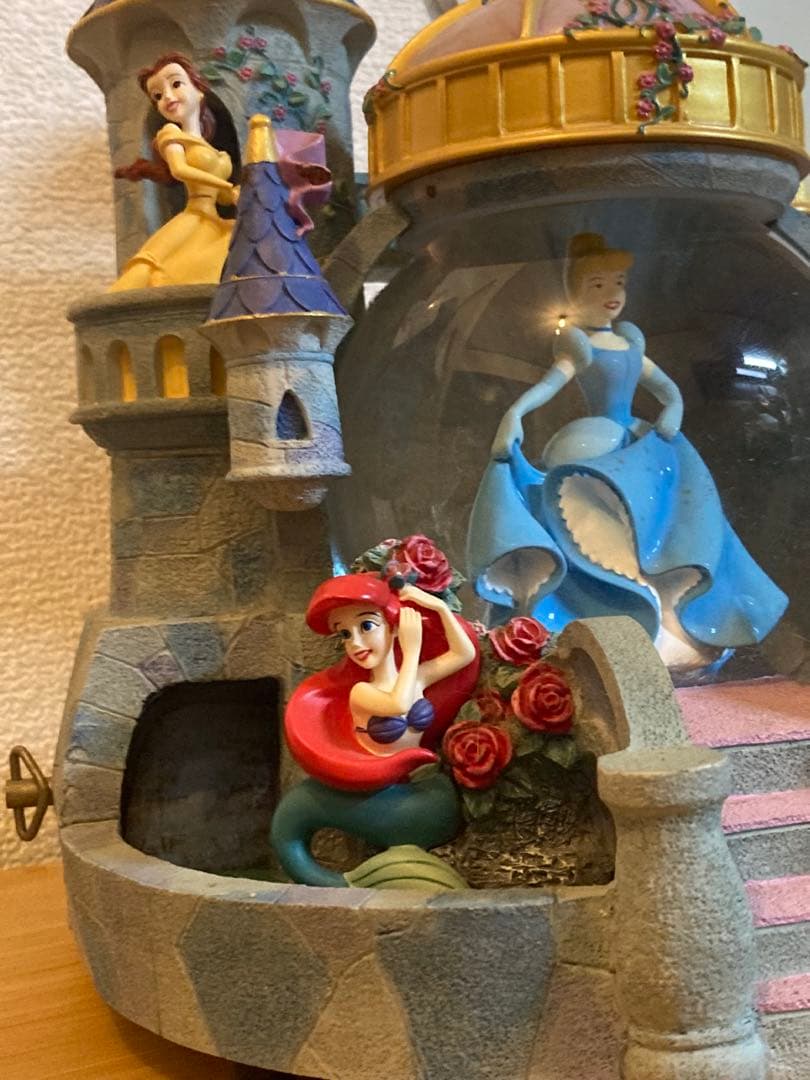 ディズニープリンセス　スノードーム　オルゴール
