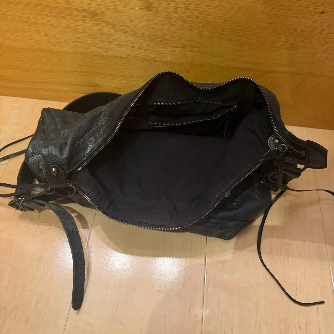 バレンシアガ　 レザー ショルダーバッグ