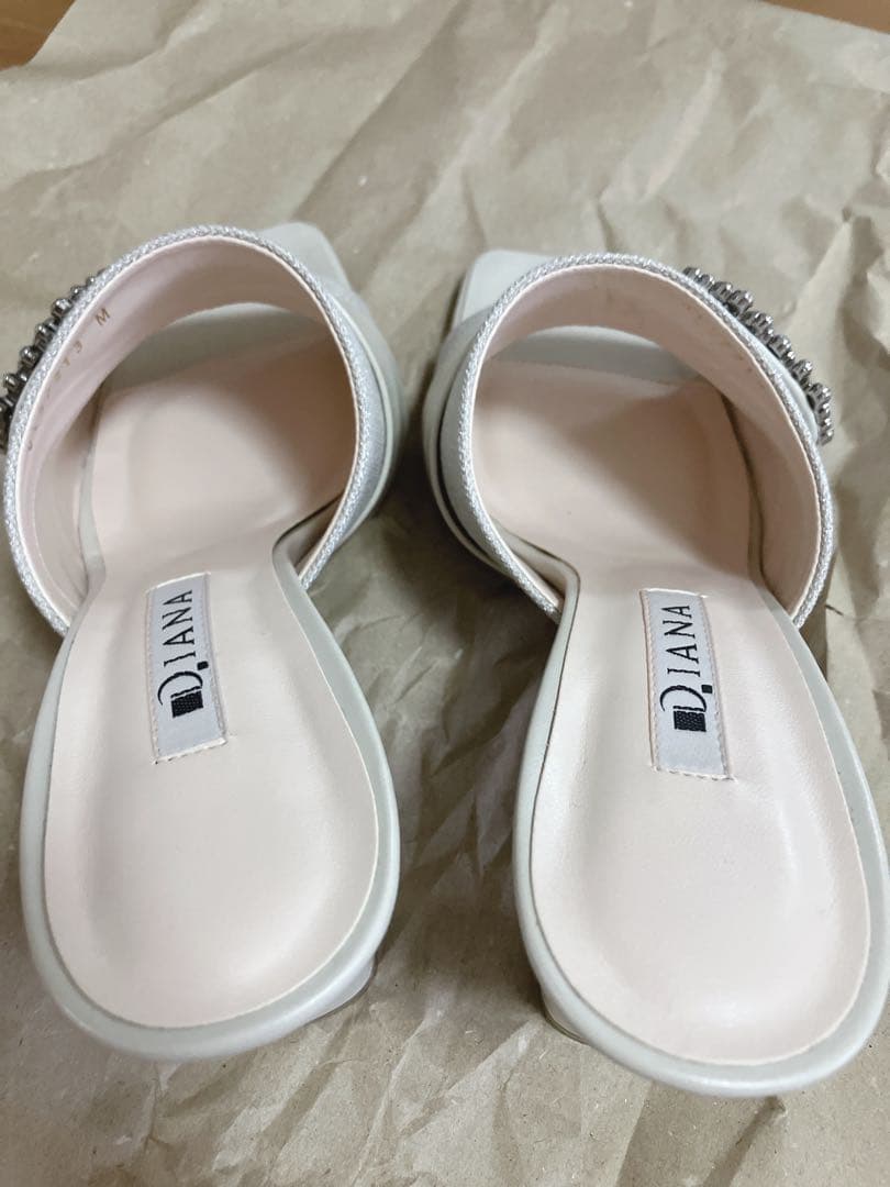 ダイアナ♡ビジューバックルミュール