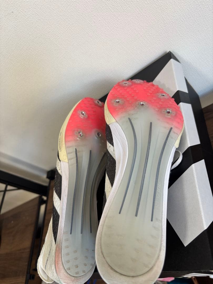 アディゼロ プライム SP3STRUNG ホワイト/ブラック