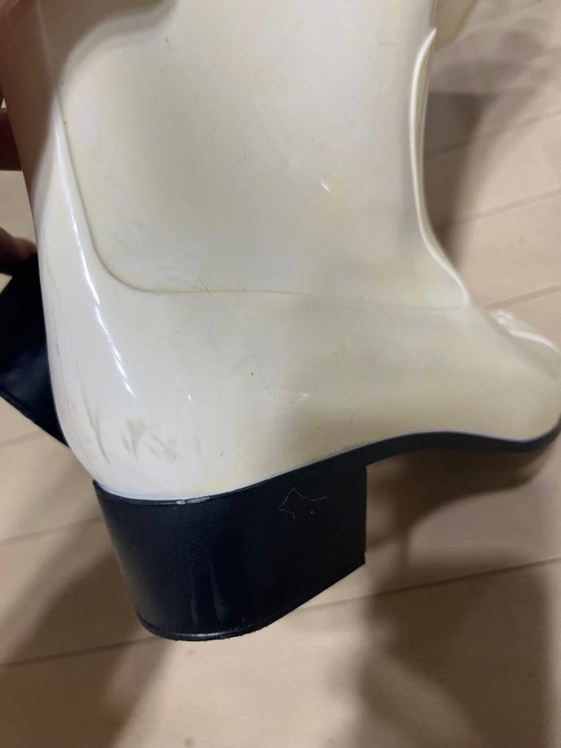 CHANELホワイト カメリアレインブーツ 花モチーフ