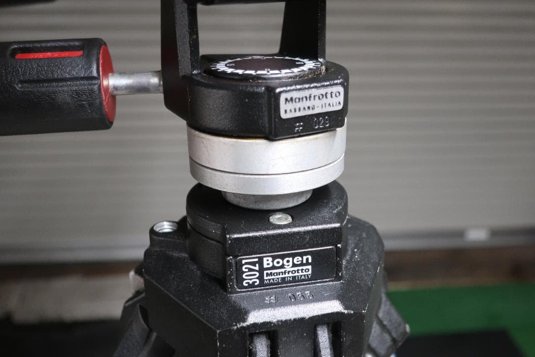 Manfrotto (Bogen)　三脚