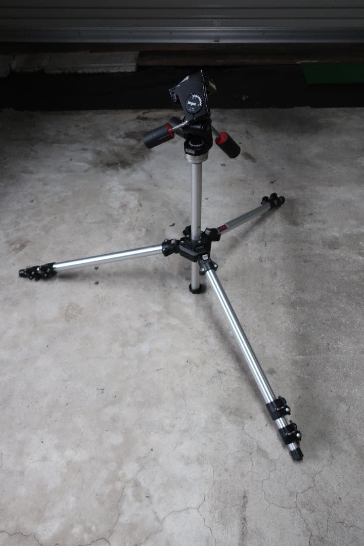 Manfrotto (Bogen)　三脚
