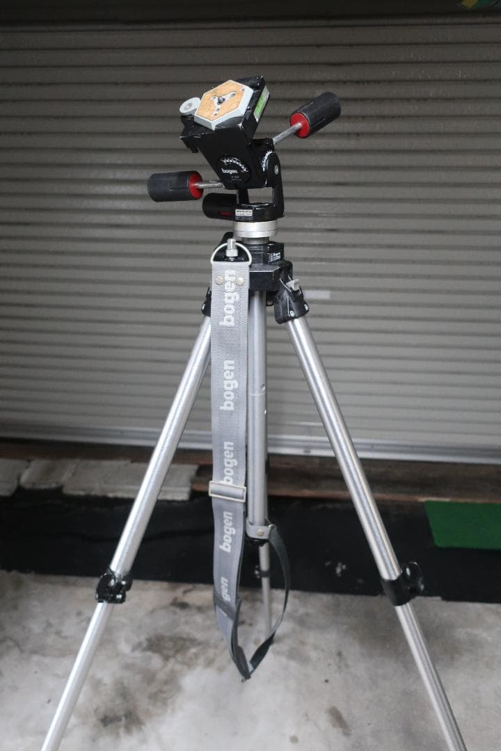 Manfrotto (Bogen)　三脚