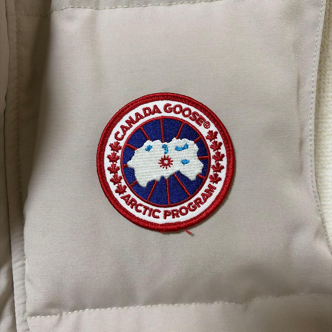 カナダグース　ダウンベスト