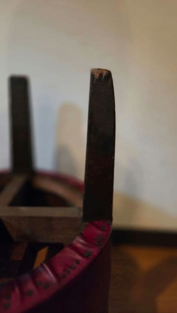 ☆アンティーク/レザー製バーガンディ円形スツール☆