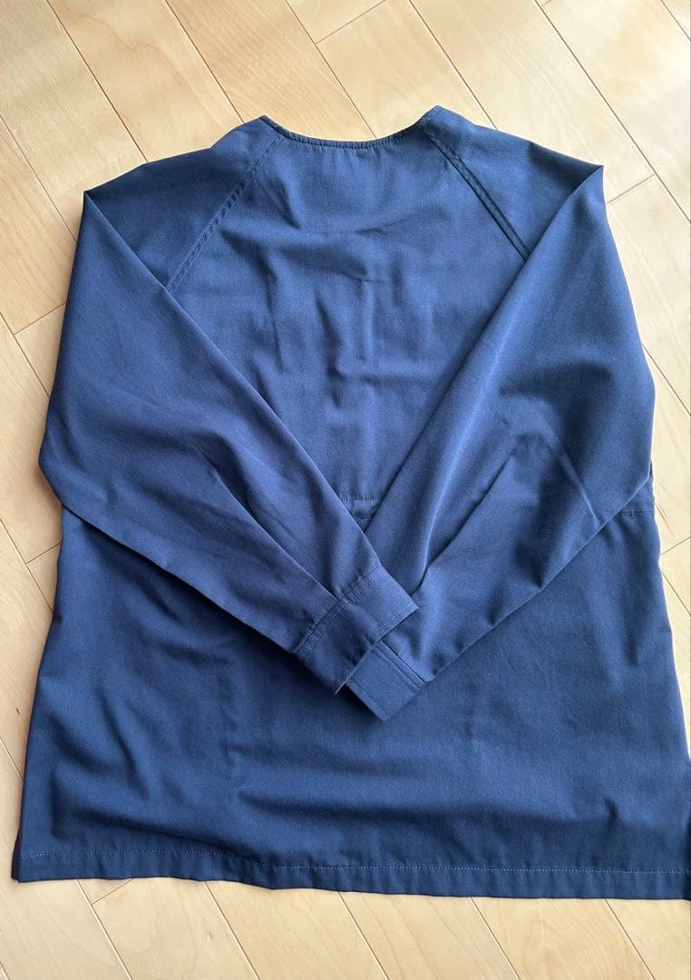 our ツイル素材のサファリジャケット　ネイビー