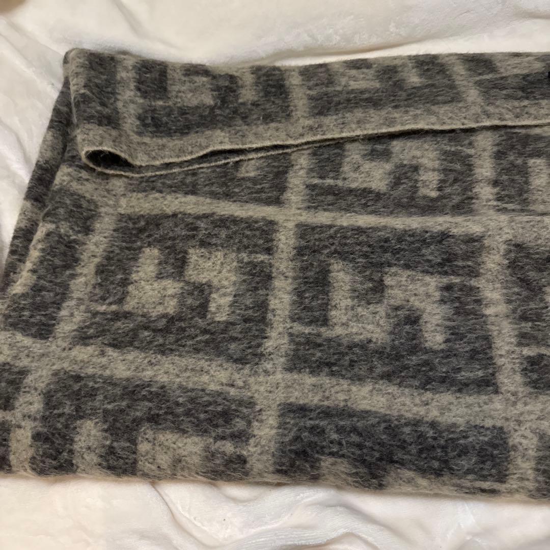 FENDI 大判 マロンベージュ × ブラック ロゴブランケット アルパカ 秋冬