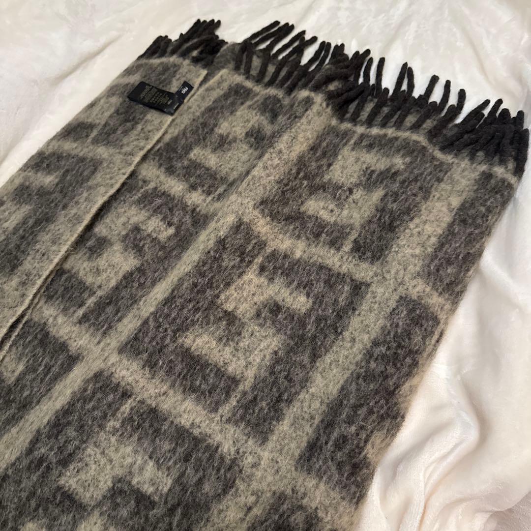 FENDI 大判 マロンベージュ × ブラック ロゴブランケット アルパカ 秋冬