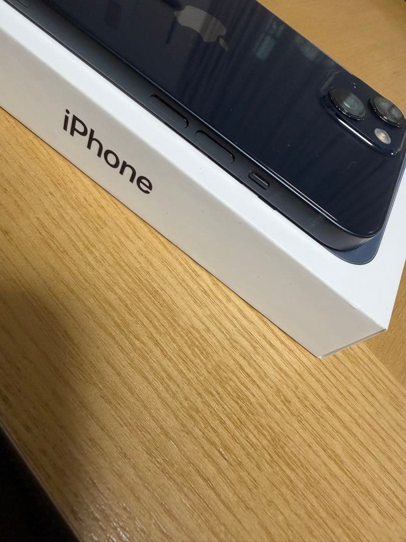 Apple iPhone 13 256GB ミッドナイト