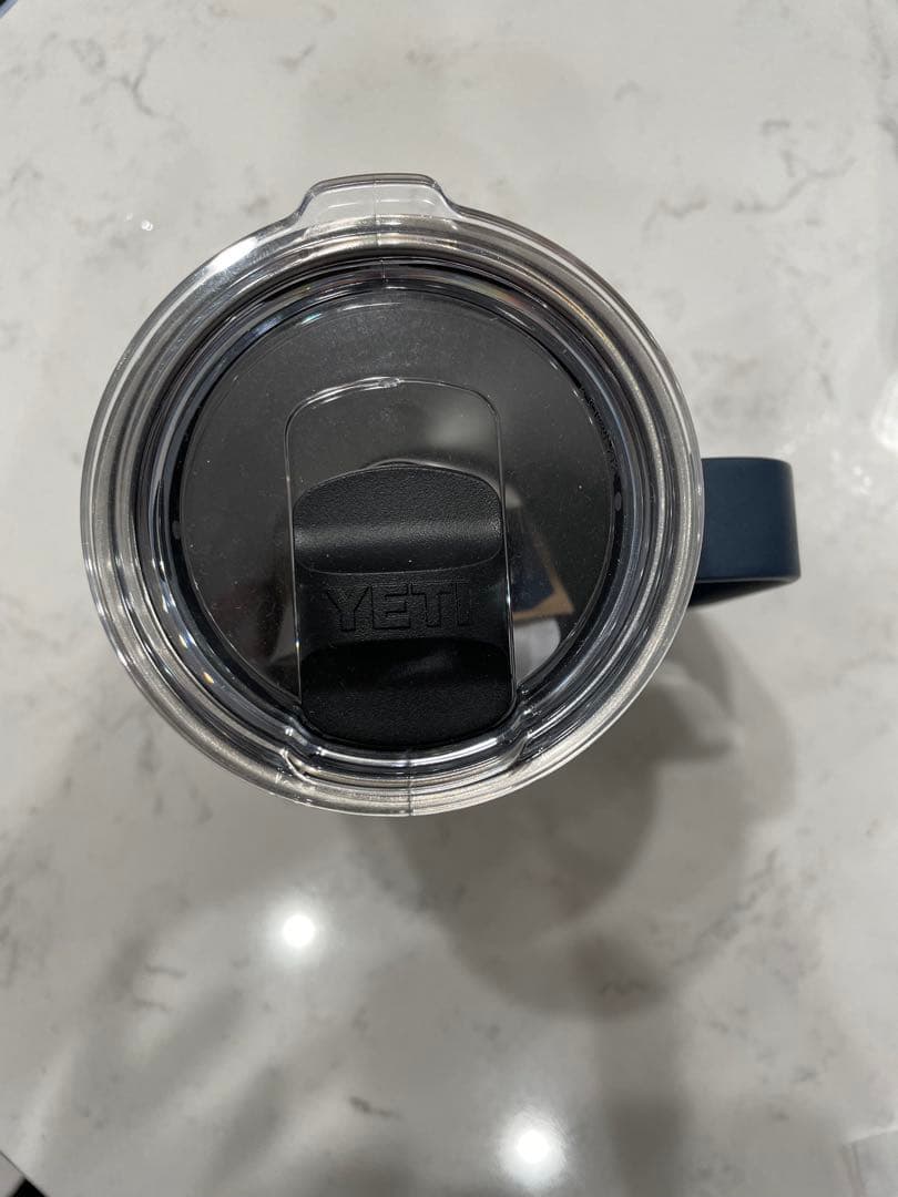 YETI Rambler 24 oz Mug ネイビー