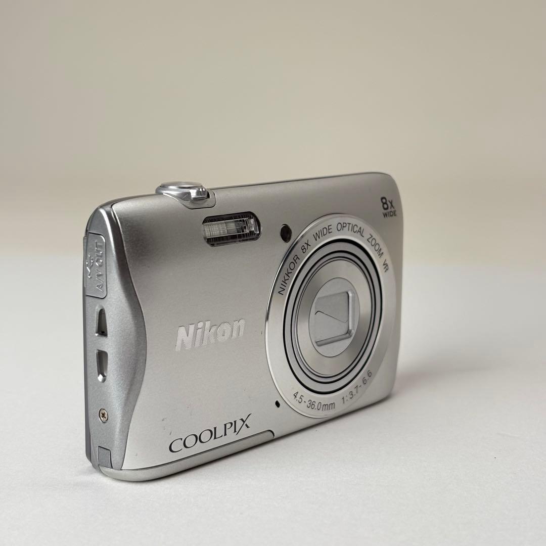 ニコン デジタルカメラ COOLPIX S3700 シルバー Wi-Fi対応