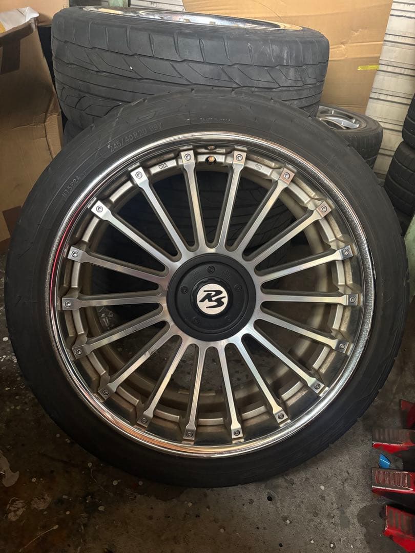 【中古品】CRIMSON RS CV FIN 20インチ　タイヤ4本セット！