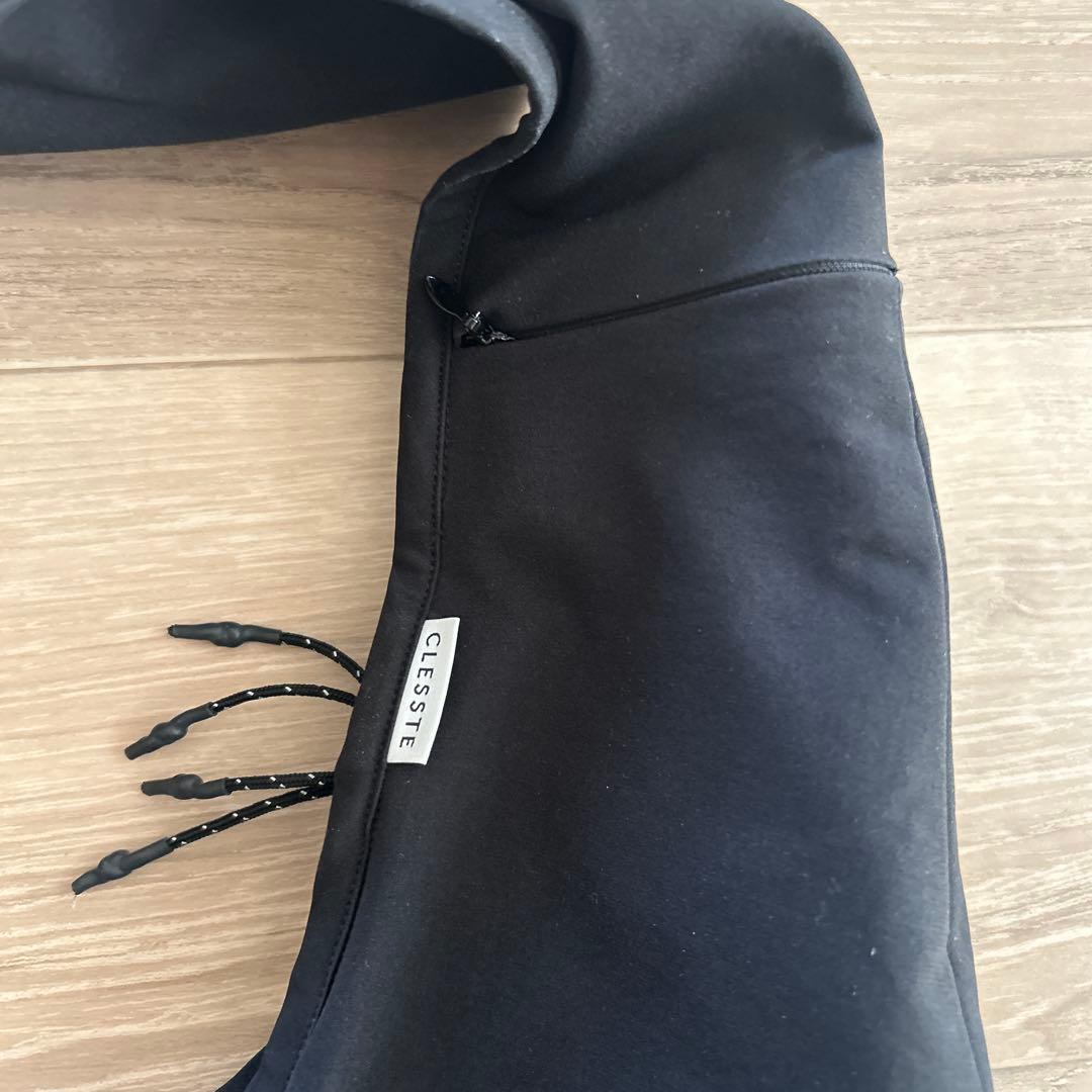 ブラックショルダーバッグ　CLESSTE