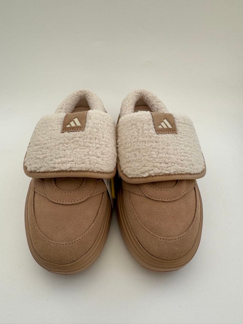 韓国限定adidas アディダス23.0㎝ グランドコートミュール　ボアサンダル