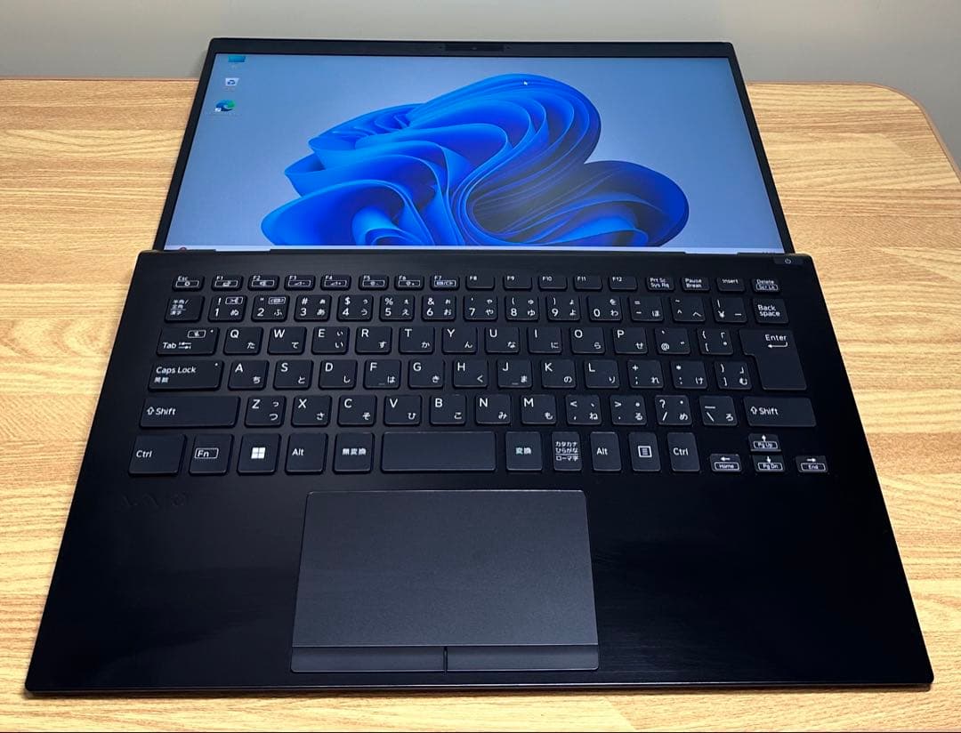 良品 VAIO Core i7gen11,画面 14inch 4K,メモ32Gb