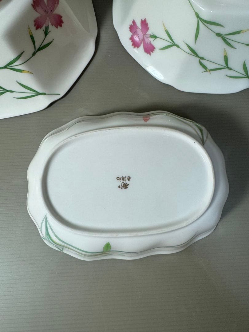 2397 香蘭社　金彩　深鉢2客　楕円鉢1客