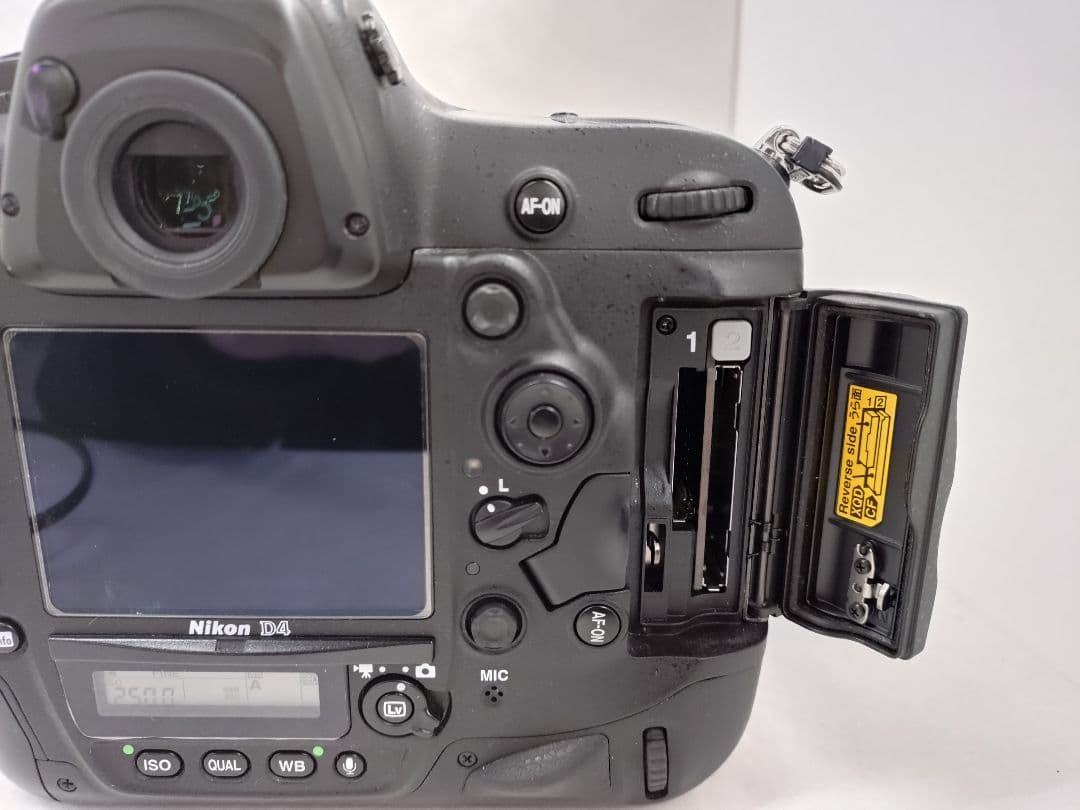 Nikon D4 デジタル一眼レフカメラ 本体