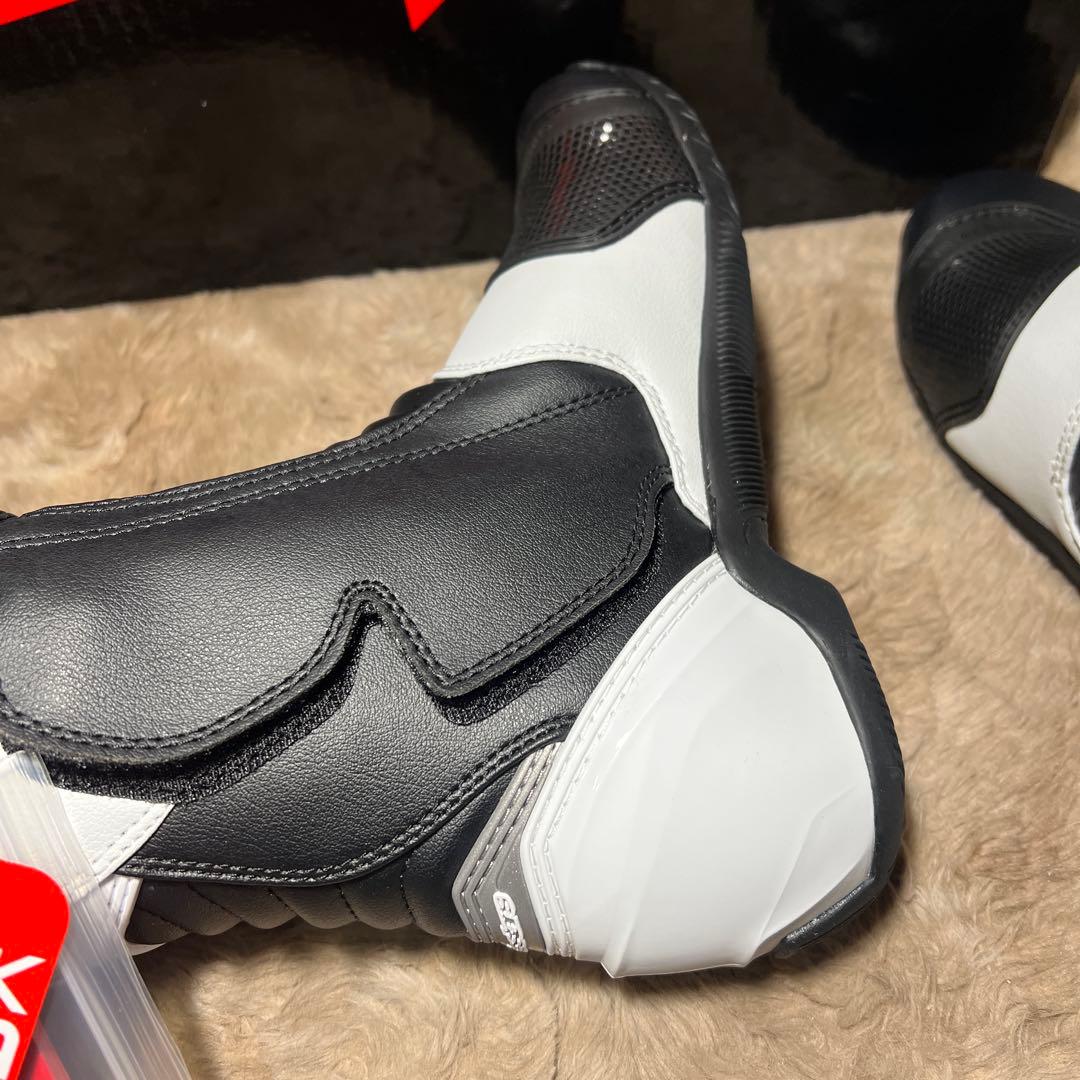 alpinestarsバイクブーツ ブラック/ホワイト SMX-Sブーツ