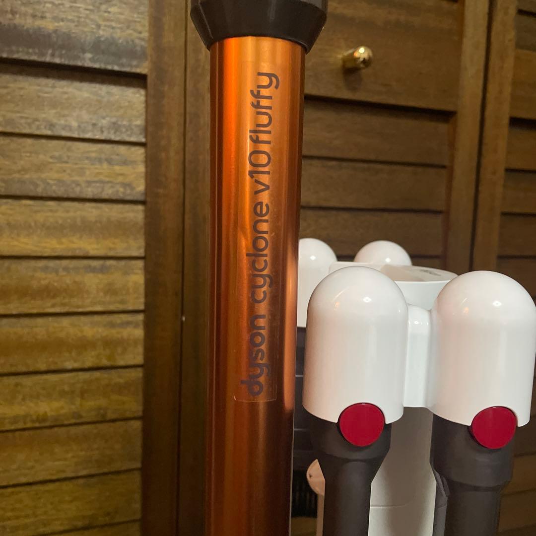 Dyson V10 fluffy クリーナー 本体 フルセット　長時間使える