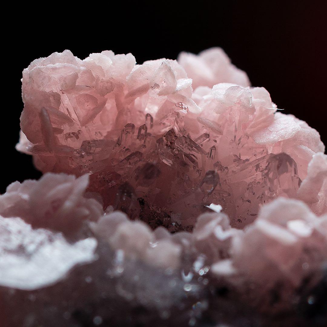 中国 ロードクロサイト フローライト 蛍石 天然石 原石 鉱物標本 鉱石 738