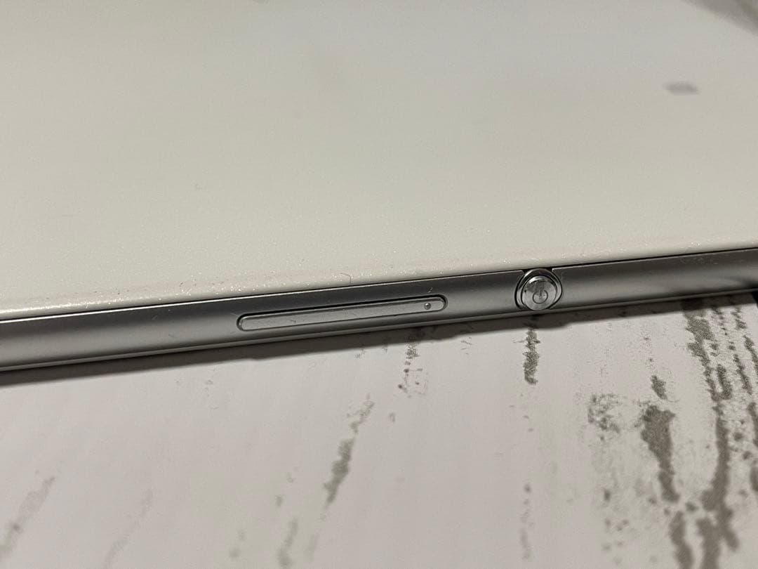 Xperia Z4 Tablet au SOT31 + キーボード BKB50