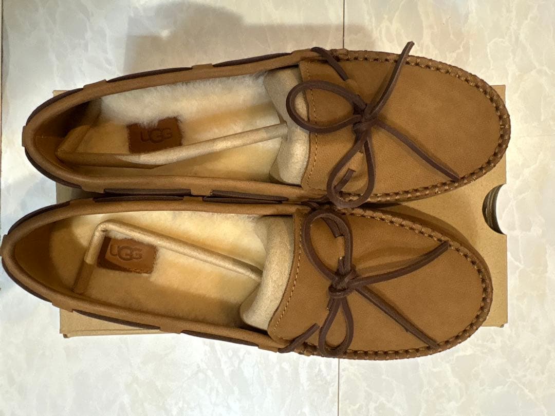UGG ブラウン モカシン　新品　未使用