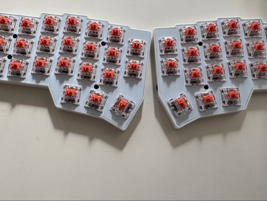 【新品】corne v4 cherry 白　keychron静音リニア　完成品