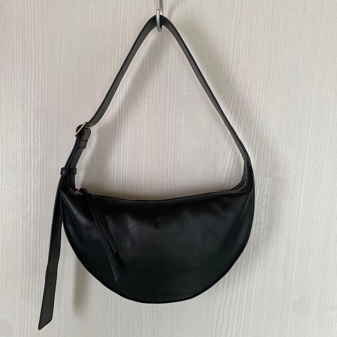 【2.718】スリーククロスボディバッグ