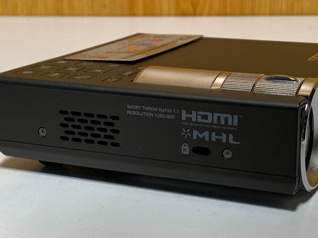 ASUS LED P2E プロジェクターリモコン付き ブラック