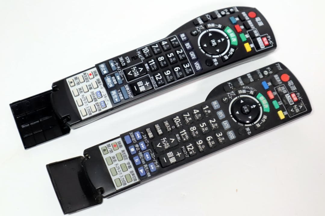 ②Panasonic TZ-BDT920PW ブルーレイレコーダー リモコン2種