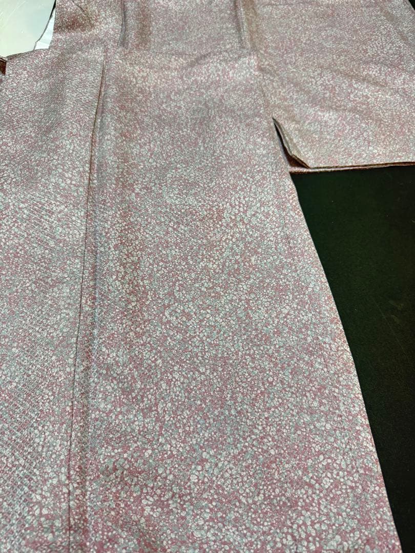 【極美品】京都老舗銘店「ゑり善」桃桜色「織疋田文様」手染めロウケツ染 小紋