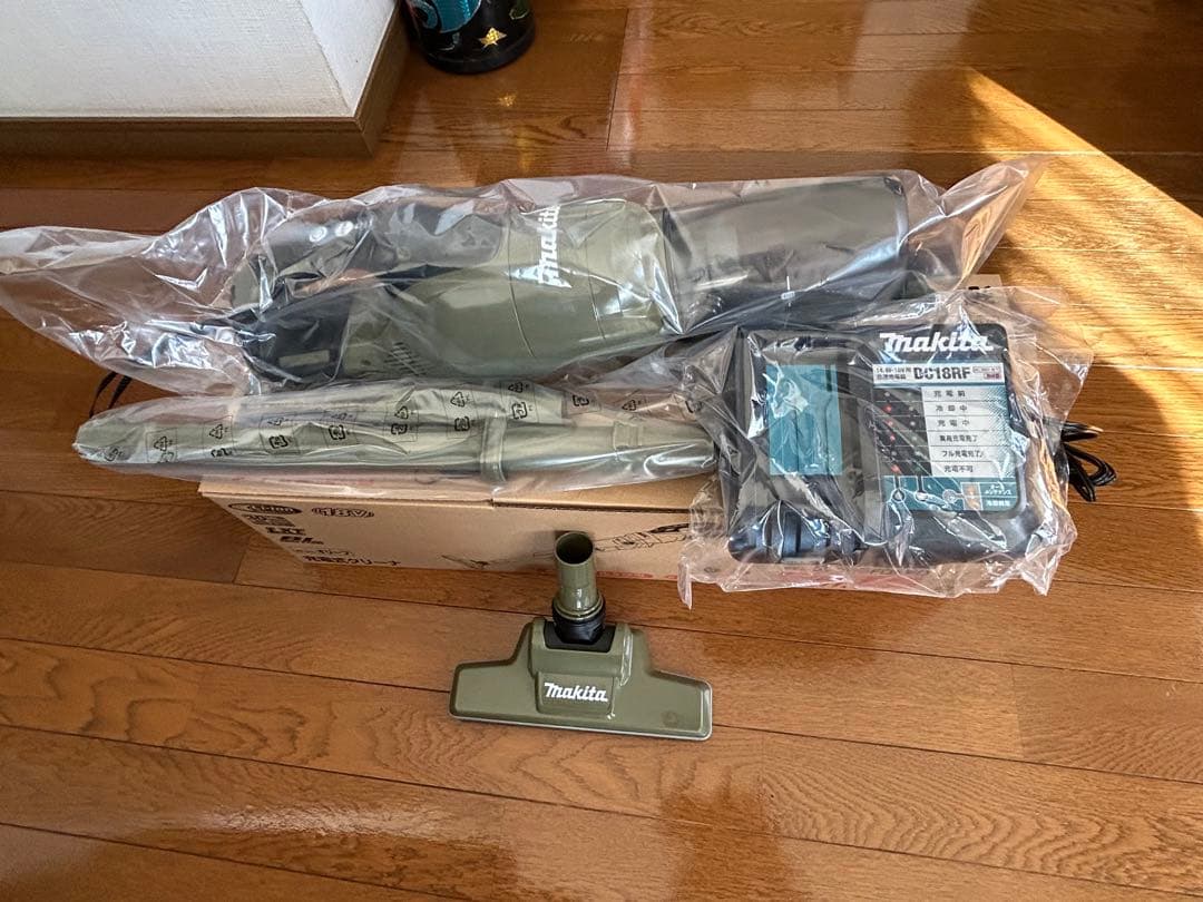 Makita 充電式クリーナー CL286FDRAFO