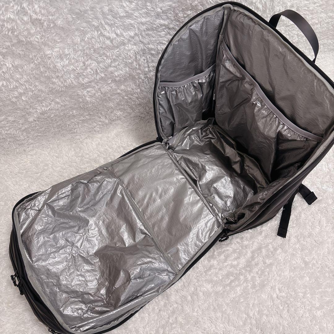 【未使用級】DESCENTE デサント スキー バックパック ブラック 大容量