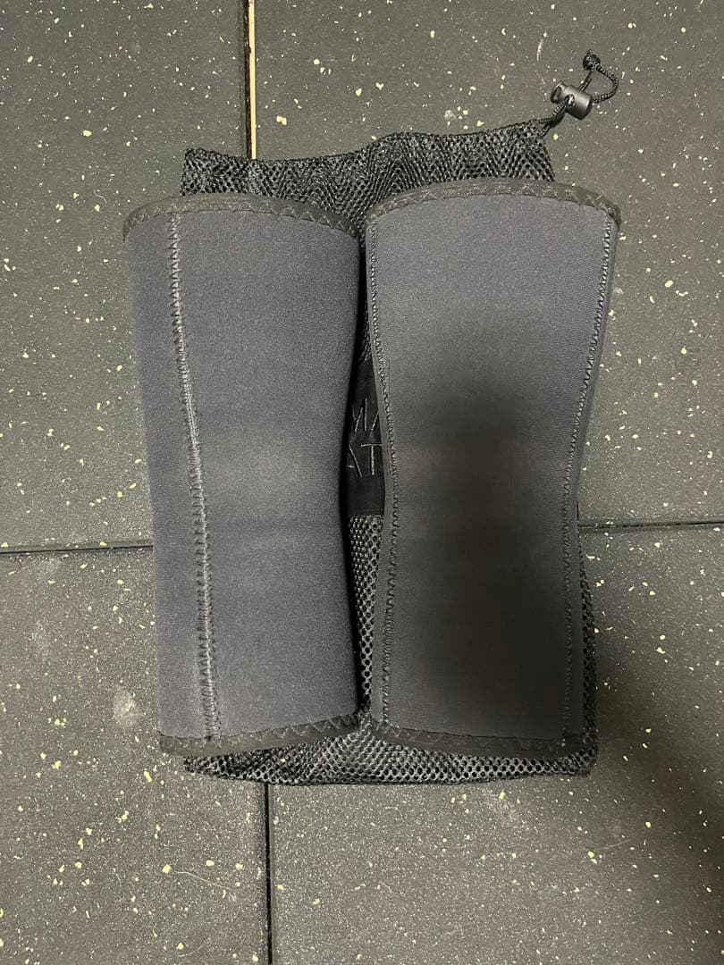 A7 ニースリーブ RIGOR MORTIS S black