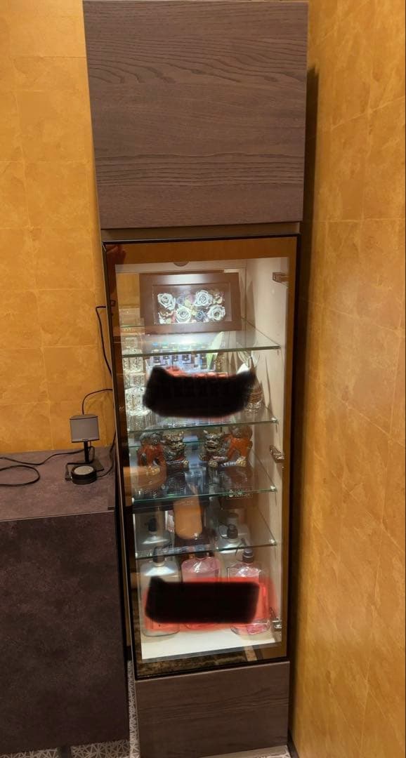 ダークブラウン ガラスキャビネット•収納棚