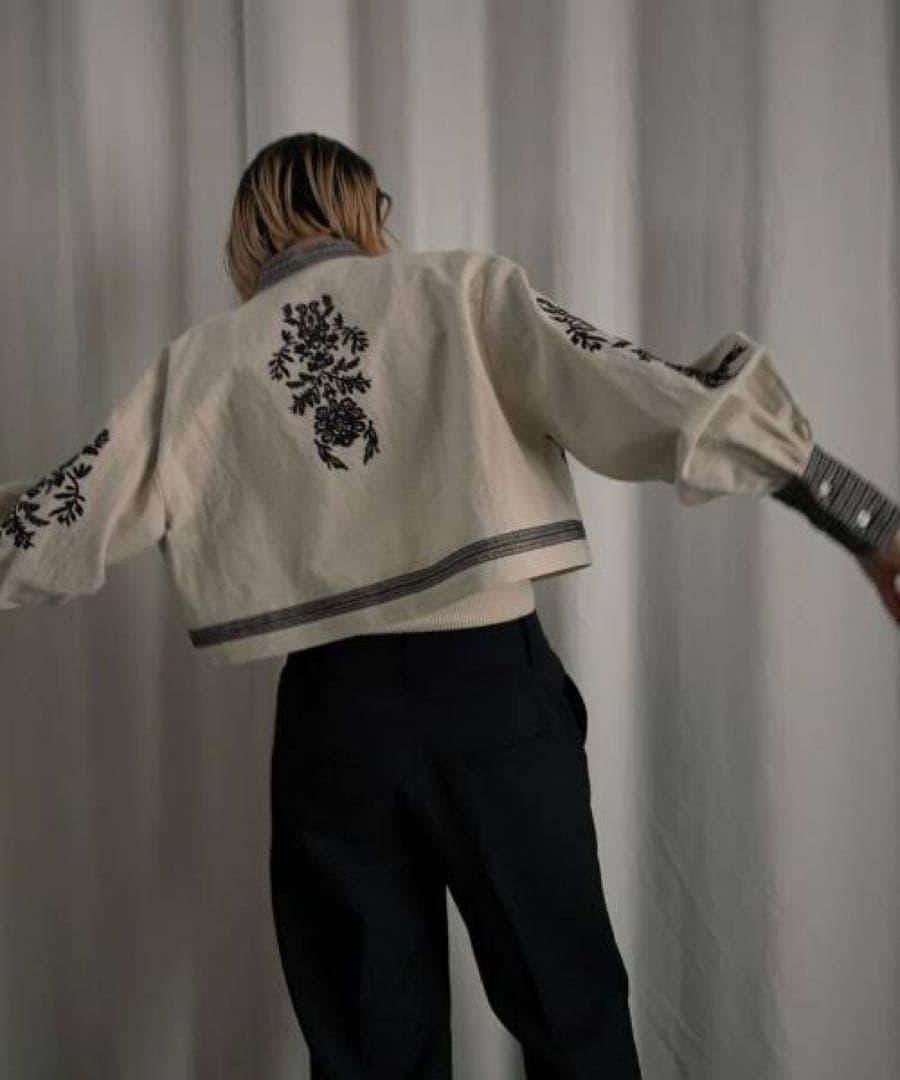 ⭐︎値下げ不可 アメリヴィンテージ FLOWER EMBROIDERY SHIRT