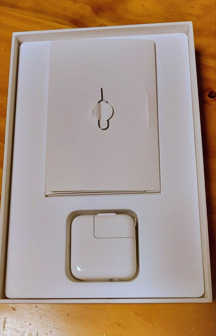 【美品】iPad mini4 128GB Wi-Fi + Cellular