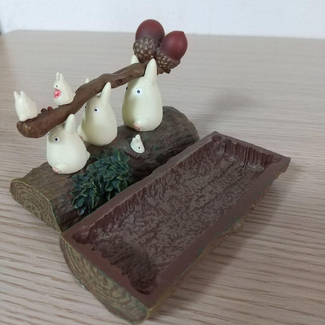 美品　となりのトトロ　丸太の上でエッサホイサ　雑木林のトトロたち 小物入れ