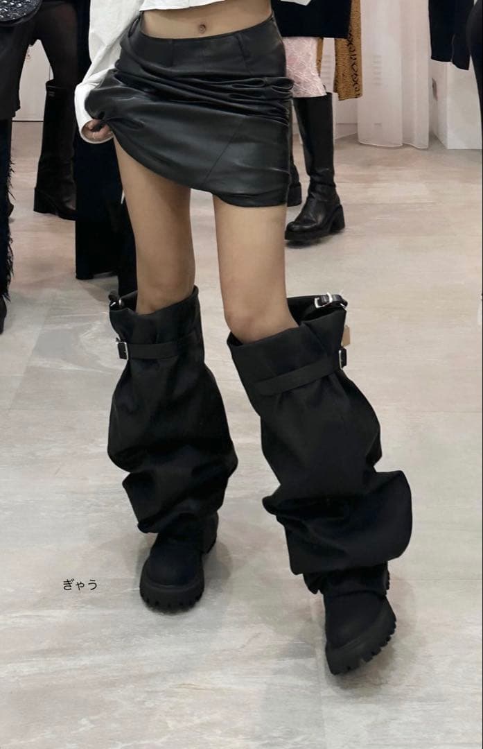 YELLO サスペンダー付きブラックロングブーツ Ssize