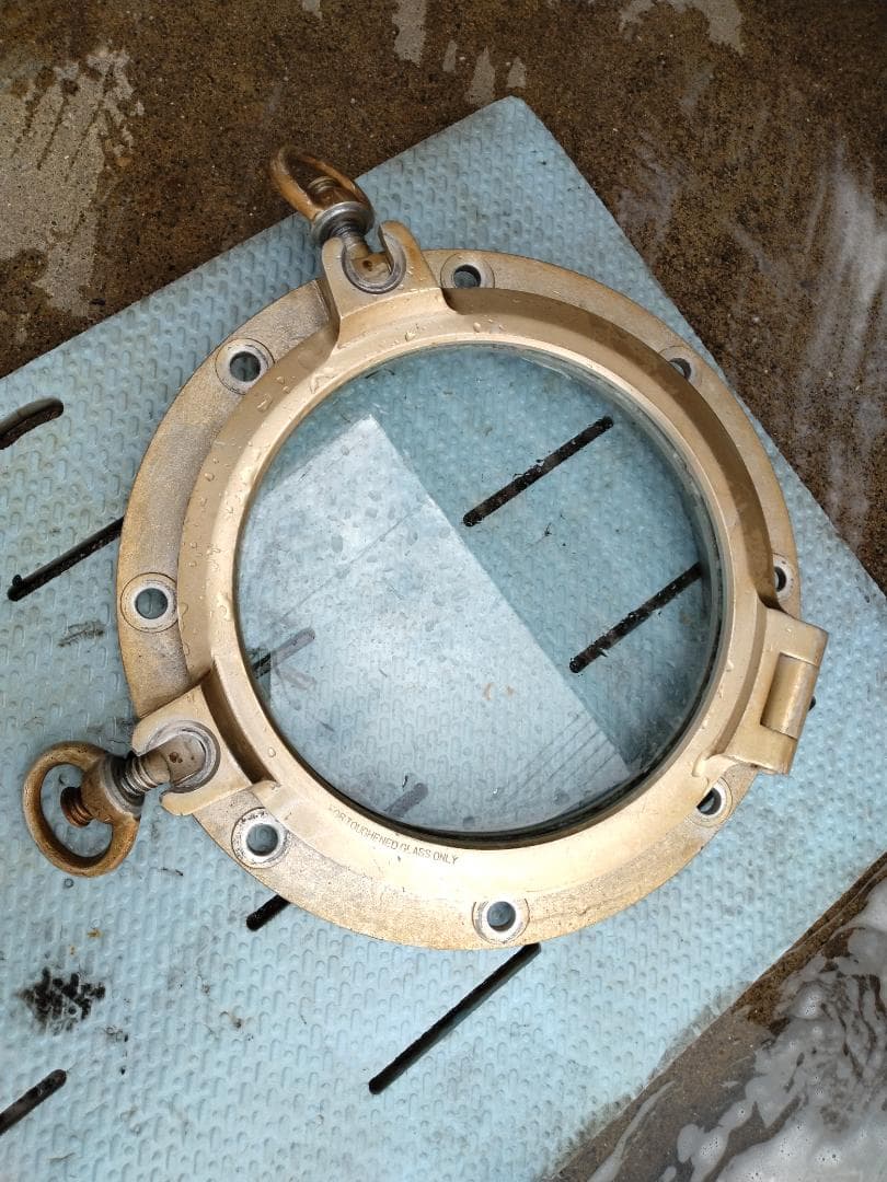 船の窓 アルミ製