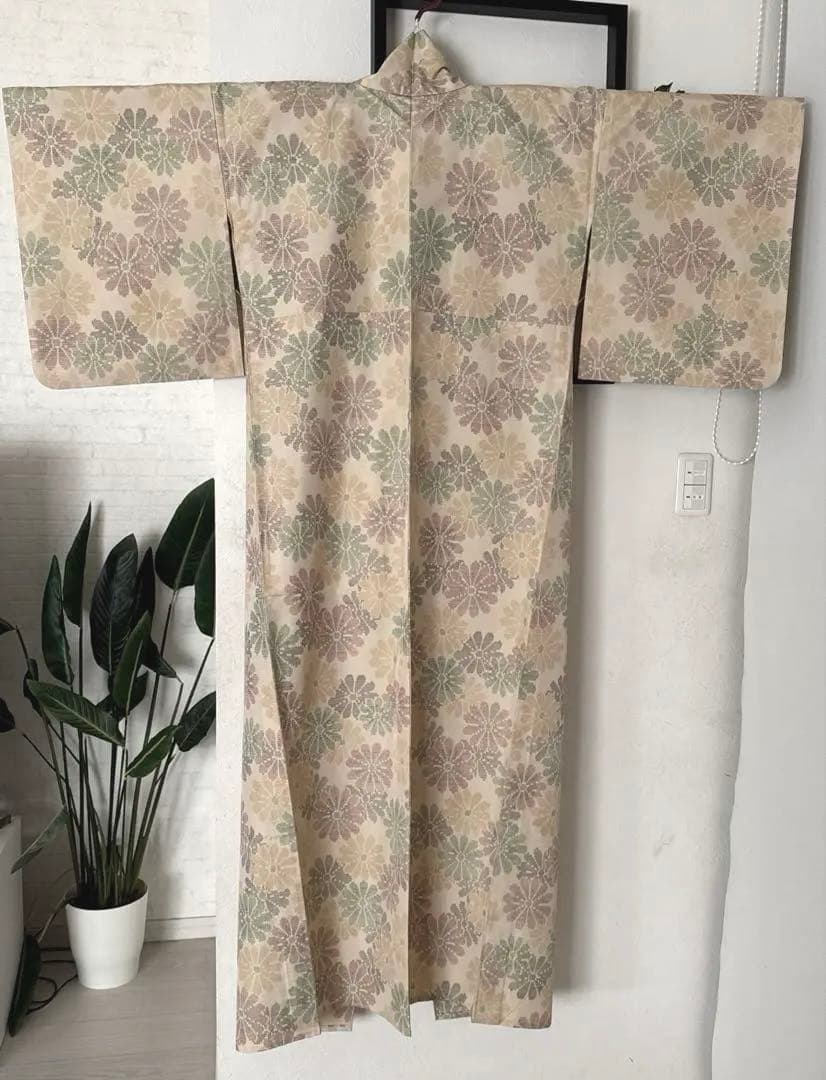 大島紬　白大島　菊尽くし　単　多色　着物　広衿　小紋　きくづくし　花柄　正絹