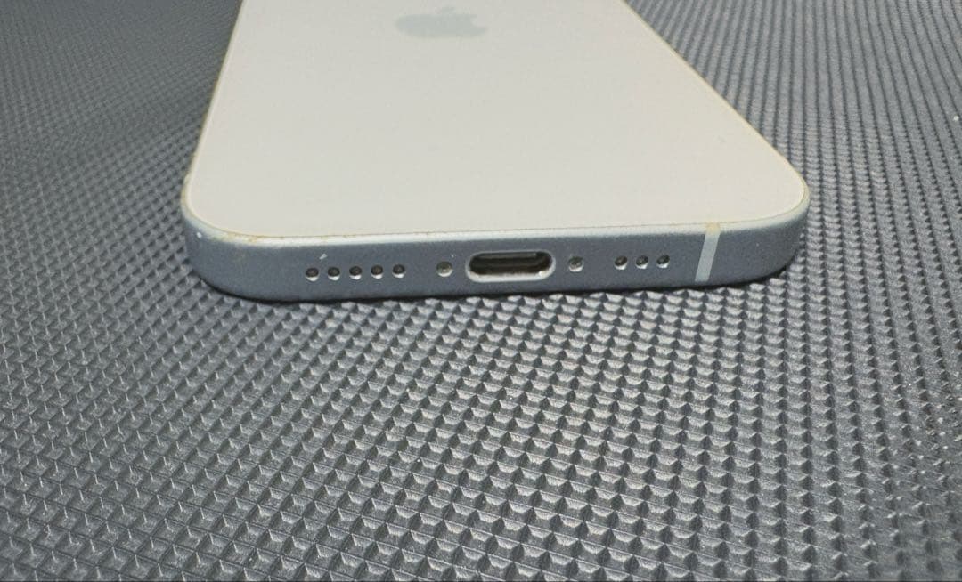 【美品】Apple iPhone 15 本体