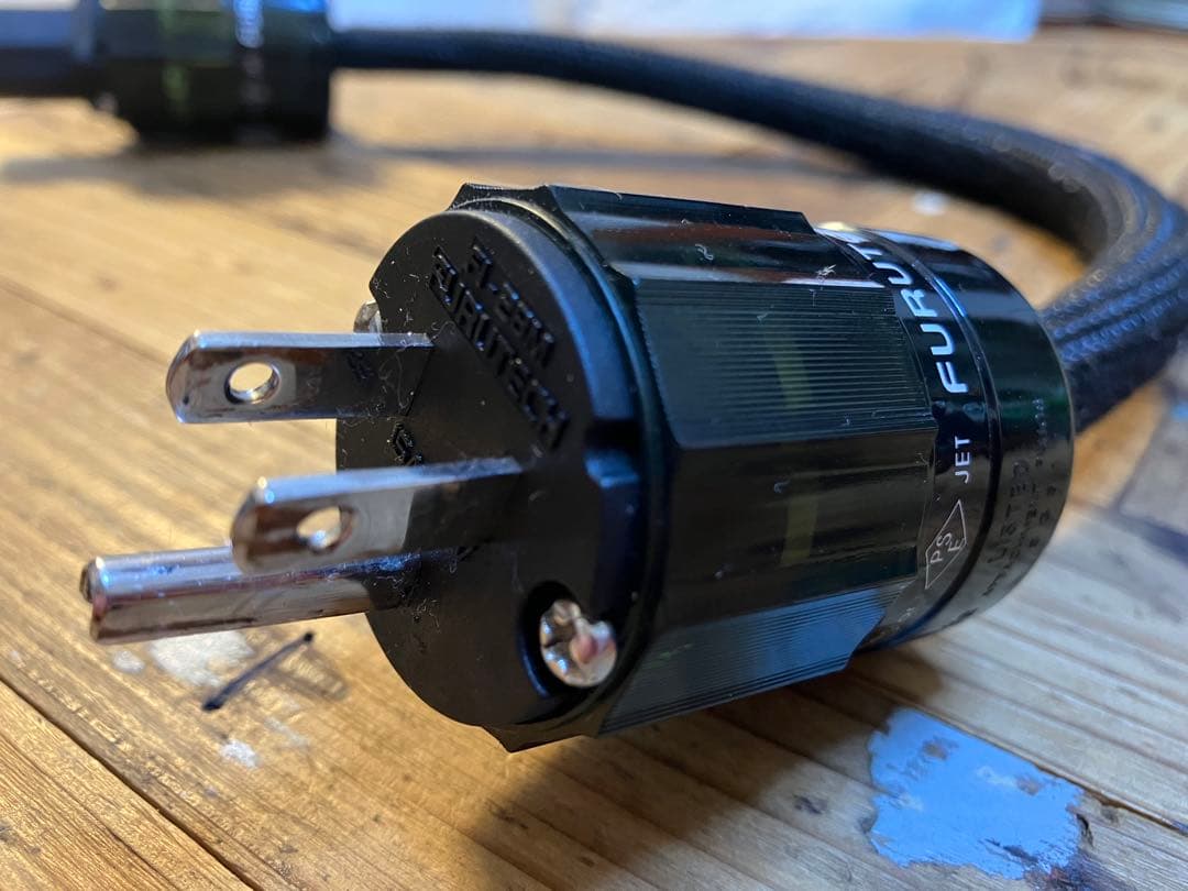 純銀単線電源ケーブル(AET 4Nクライオ)+フルテック高級プラグ 35cm