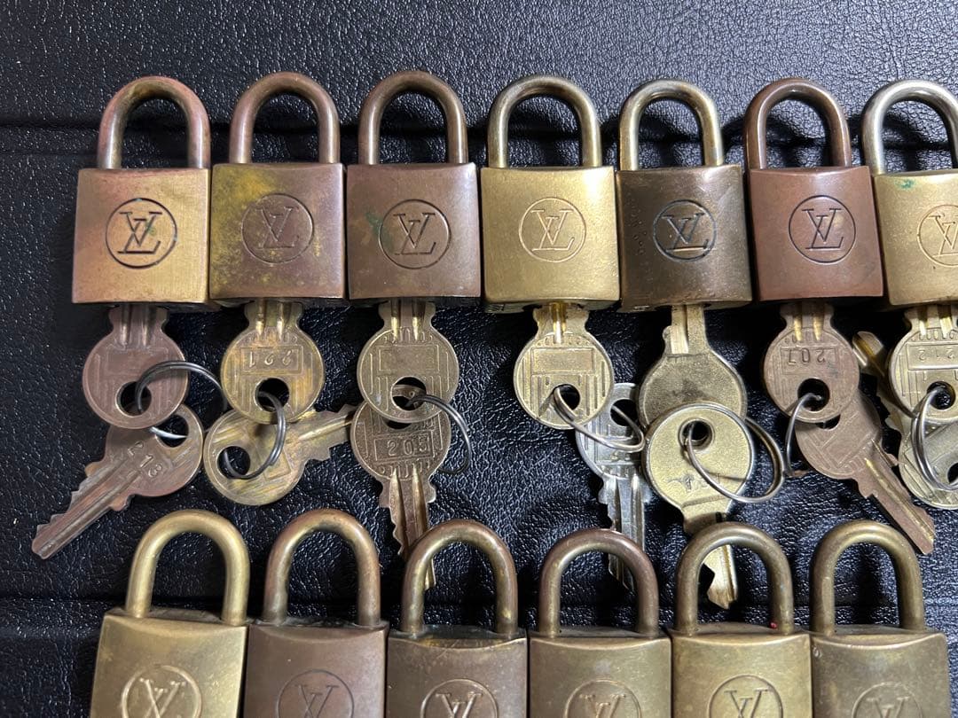 LOUIS VUITTON ルイヴィトン南京錠 カデナと鍵パドロック13点セット