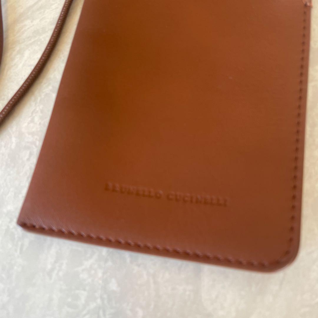 みゅう様お取り置き　ブルネロクチネリ　スマホショルダー　ブラウン　スマホケース