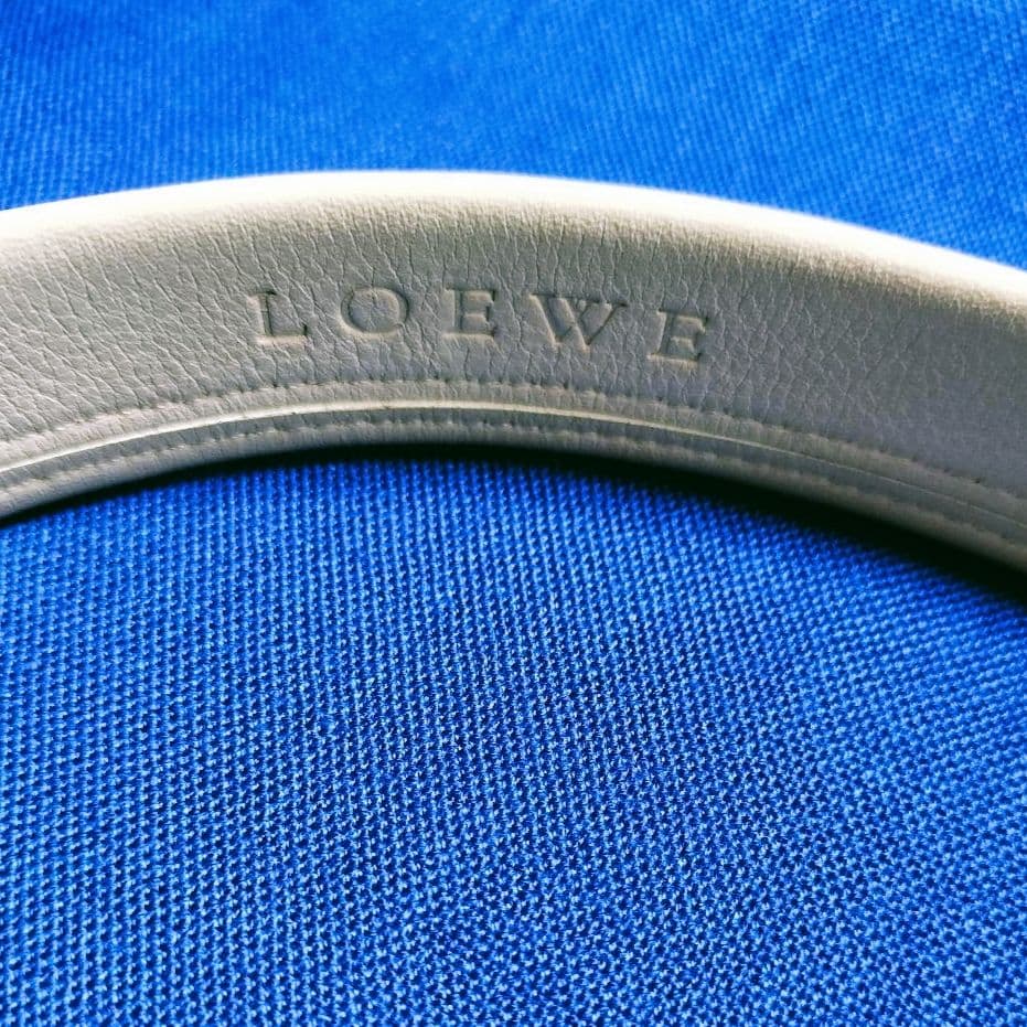 ✨特選品✨《LOEWE》✨ホワイト本革ベルト シルバーバックル 白ステッチベルト