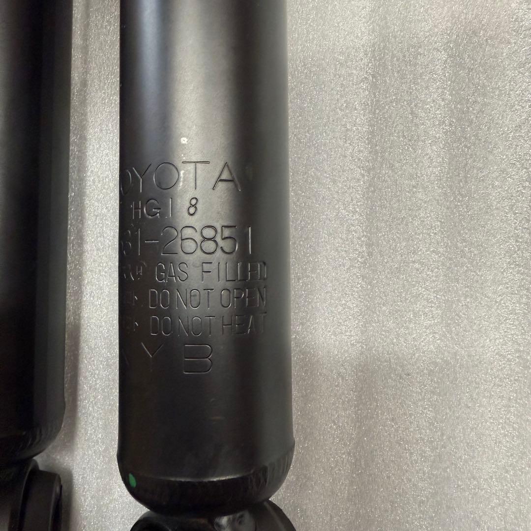 新車外し◆トヨタ 200系 ハイエース 純正 ショック アブソーバー ◆