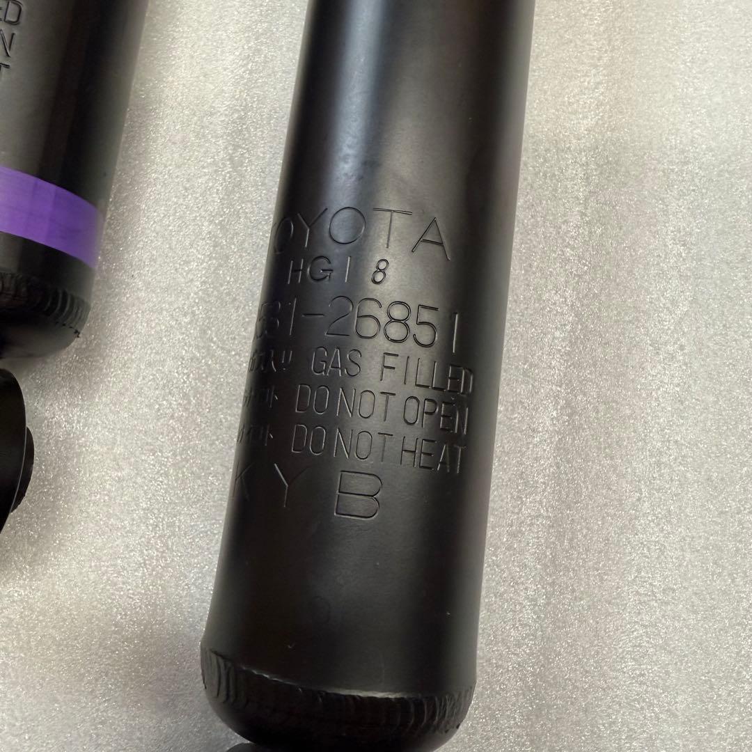 新車外し◆トヨタ 200系 ハイエース 純正 ショック アブソーバー ◆